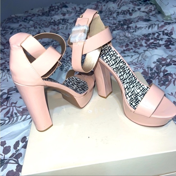 Qupid Light Pink Platforms - Picture 1 of 1